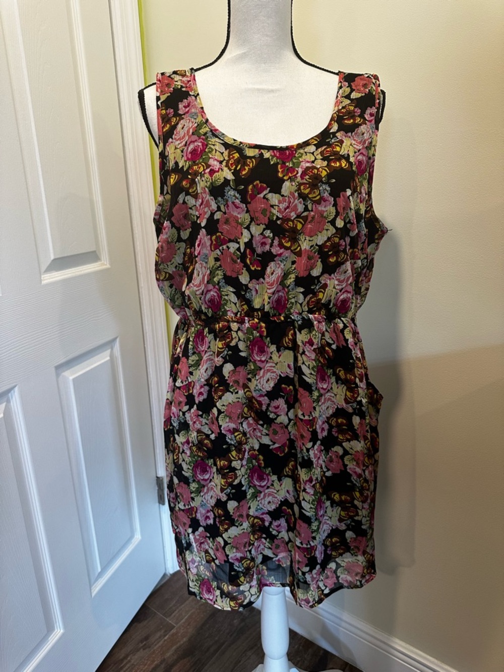 Floral Scoop Neck Sleeveless Dress - Black/Pink